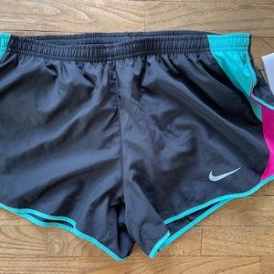 Nike Dry Fit Running Short Women’s Size M Medium NWT